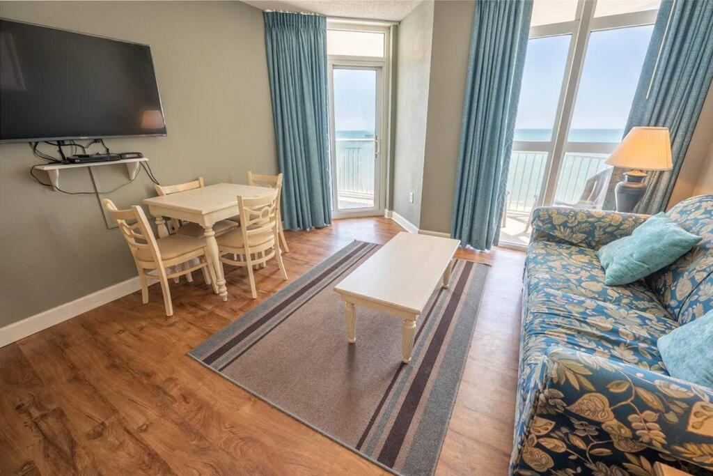 Hébergement de vacances Baywatch Renovated, Unobstructed Oceanfront Views!