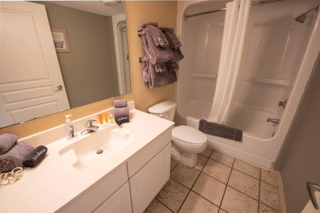 Baywatch Renovated, Unobstructed Oceanfront Views! Hébergement de vacances