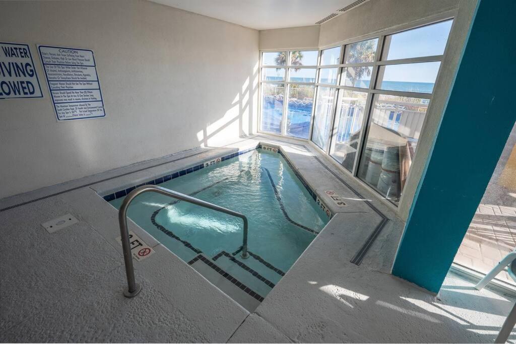 Baywatch Renovated, Unobstructed Oceanfront Views! Hébergement de vacances *