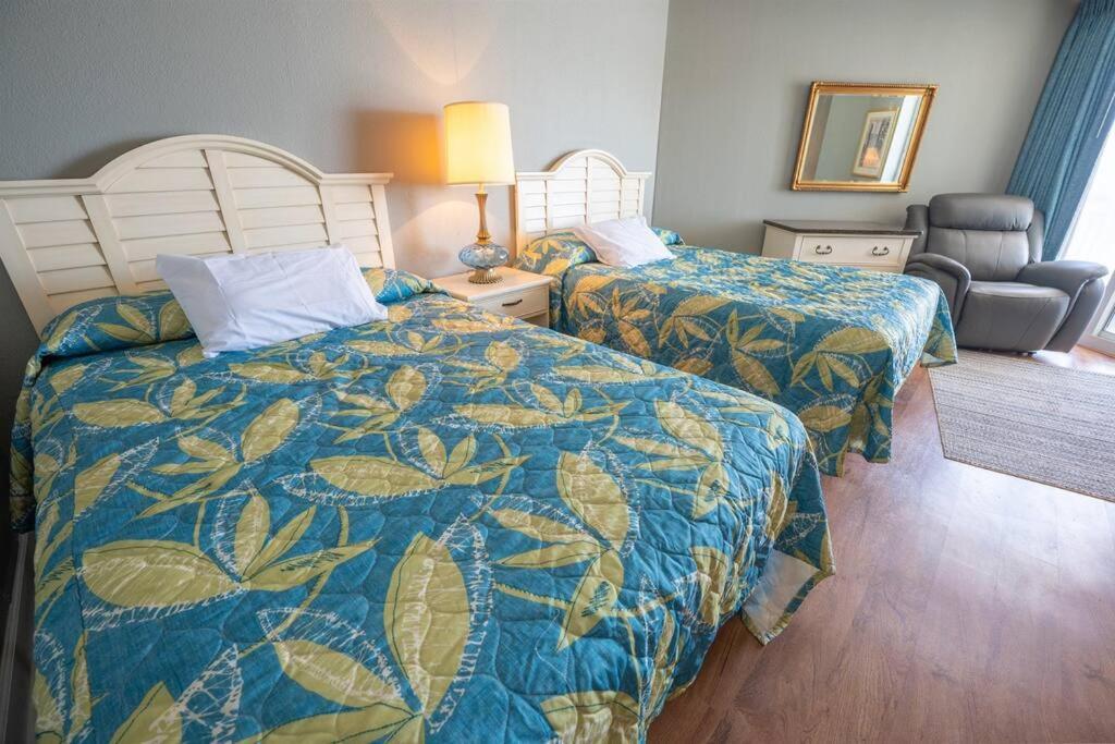 Baywatch Renovated, Unobstructed Oceanfront Views! Hébergement de vacances