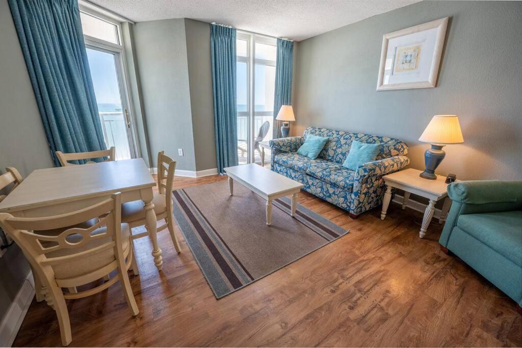 Baywatch Renovated, Unobstructed Oceanfront Views! Hébergement de vacances Myrtle Beach