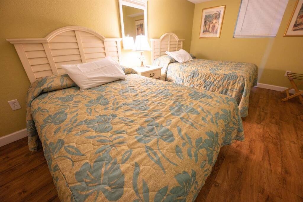 Hébergement de vacances Baywatch Renovated, Unobstructed Oceanfront Views! *