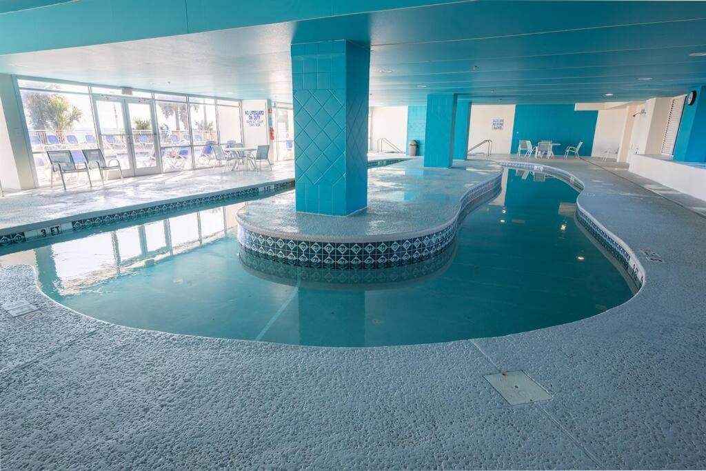 Baywatch Renovated, Unobstructed Oceanfront Views! Hébergement de vacances