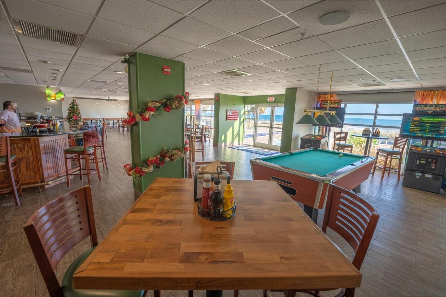 Baywatch Renovated, Unobstructed Oceanfront Views! Hébergement de vacances *