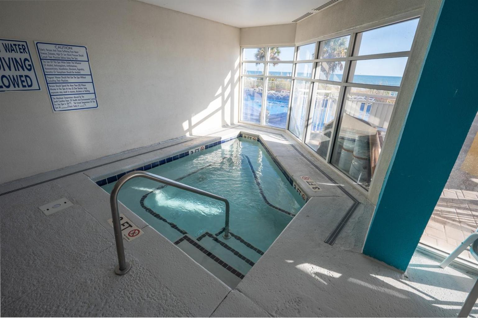 Baywatch Renovated, Unobstructed Oceanfront Views! Hébergement de vacances