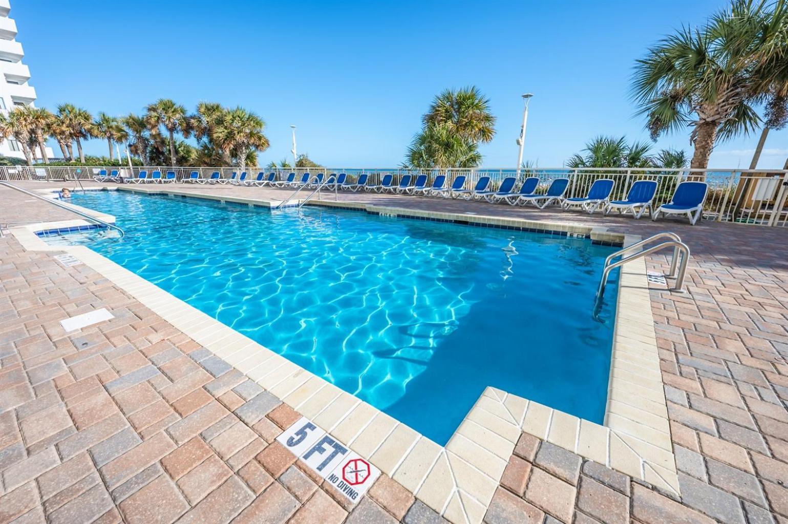 Baywatch Renovated, Unobstructed Oceanfront Views! Hébergement de vacances