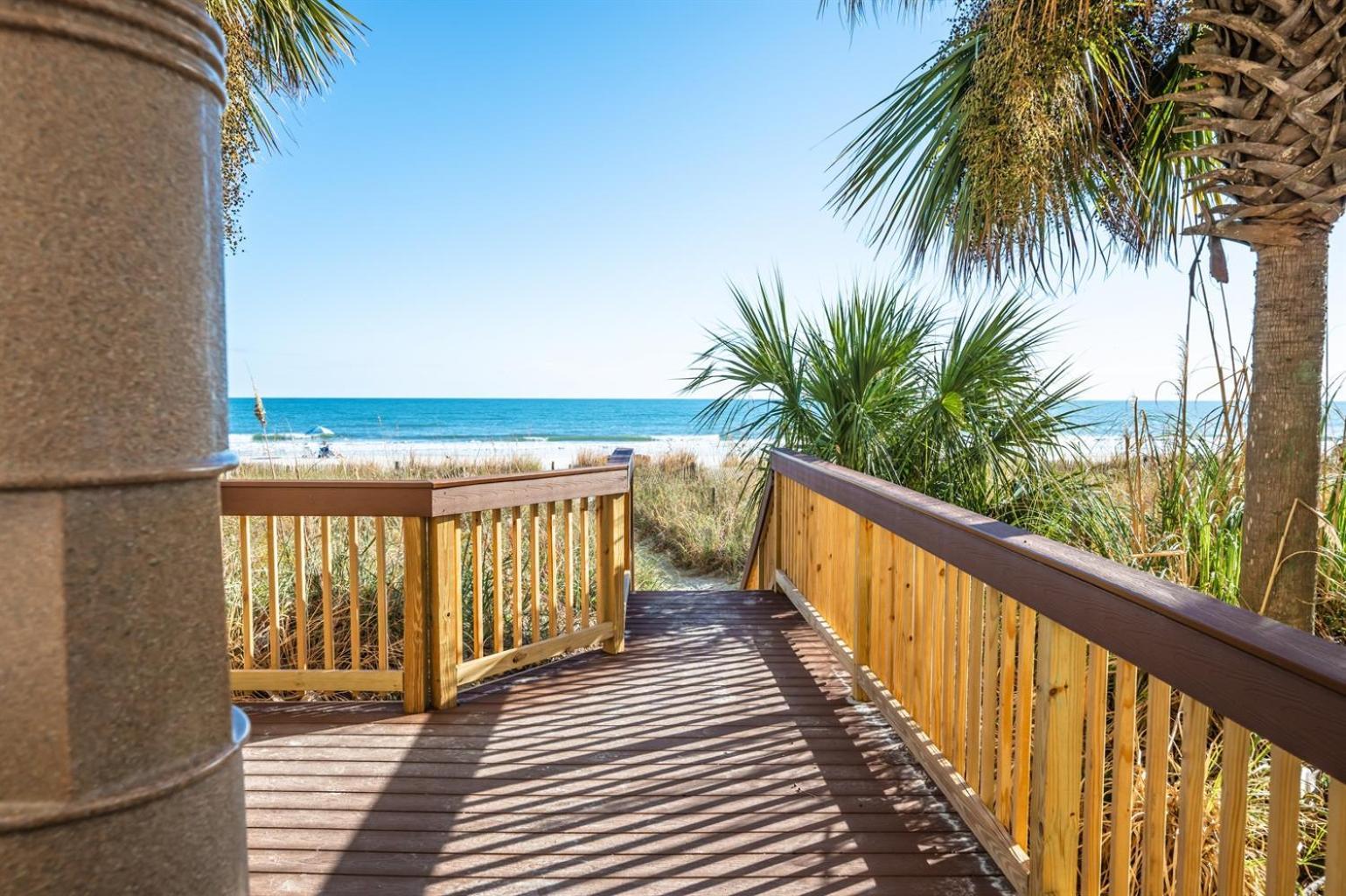 Hébergement de vacances Baywatch Renovated, Unobstructed Oceanfront Views!