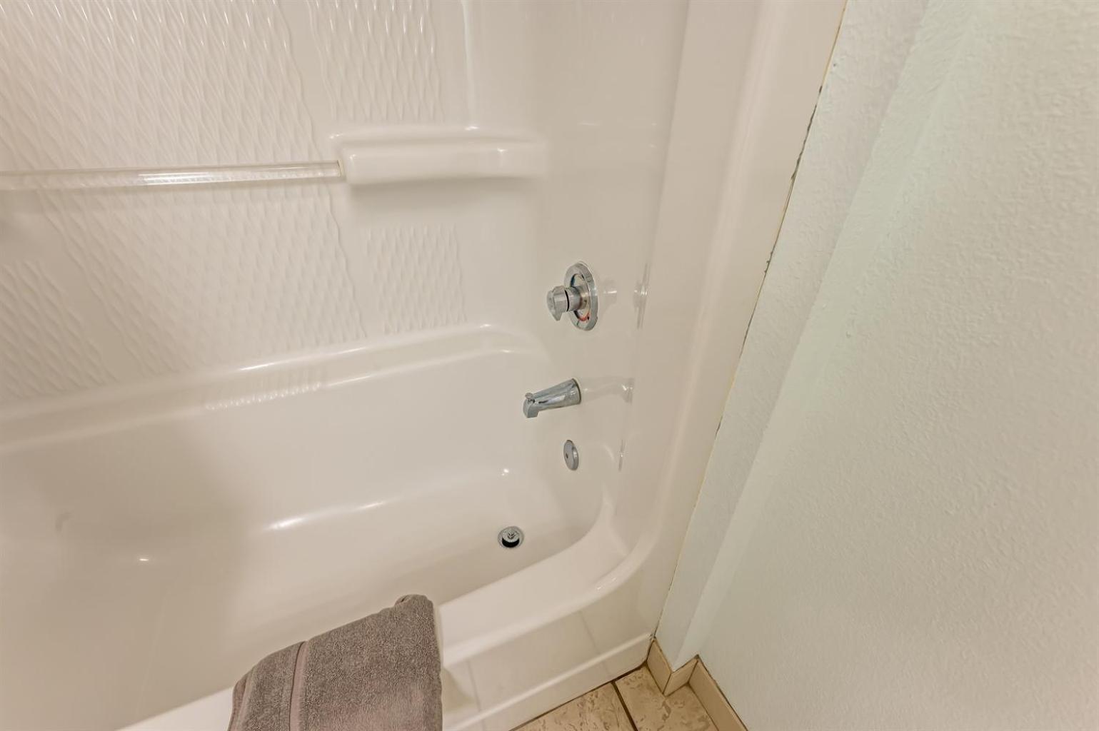 Baywatch Renovated, Unobstructed Oceanfront Views! Hébergement de vacances
